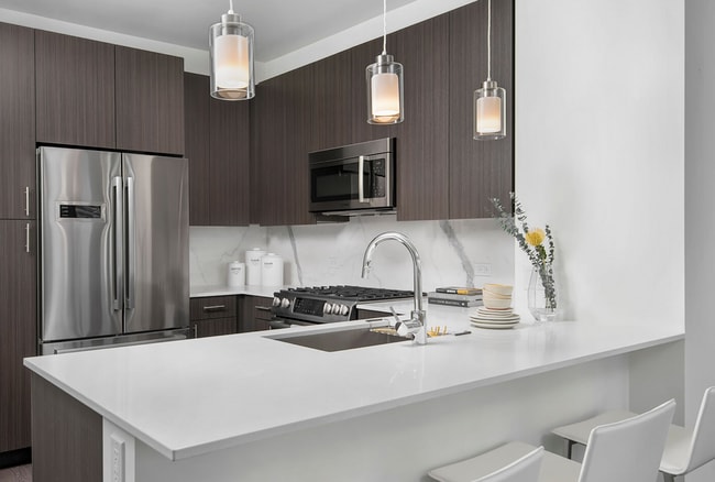 401 E Illinois St, Unit 1