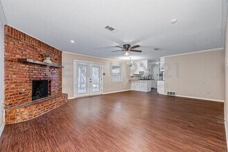 952 Charleston Dr in Bedford, TX - Building Photo - Building Photo