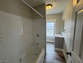 1166 Bellows St in Akron, OH - Building Photo - Building Photo