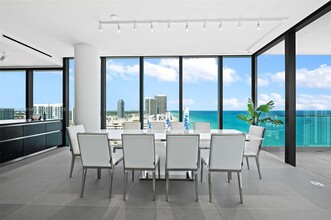 2000 S Ocean Dr in Hallandale Beach, FL - Building Photo - Building Photo