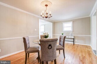 11803 Rocking Horse Rd in Rockville, MD - Building Photo - Building Photo