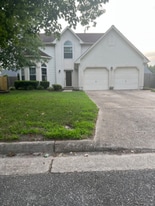 2633 Pender Dr in Virginia Beach, VA - Building Photo