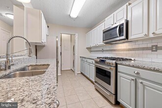 15315 Diamond Cove Terrace in Rockville, MD - Building Photo - Building Photo