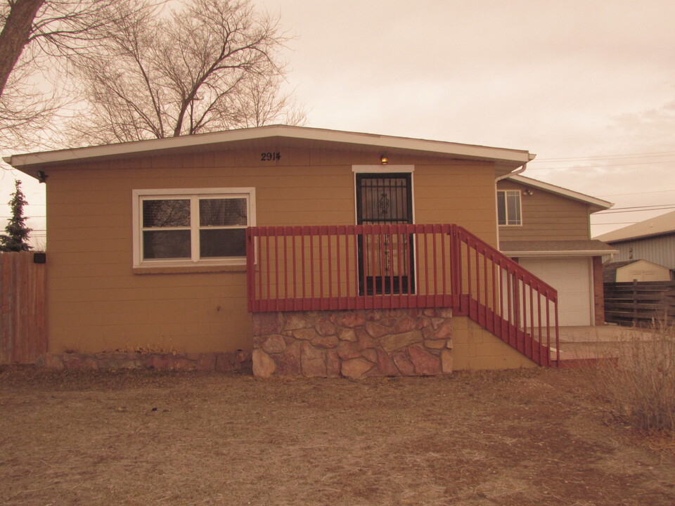 2914 W Omaha St in Rapid City, SD - Building Photo