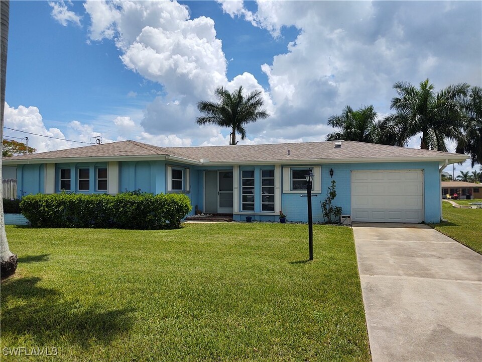 3113 SE 17th Ave in Cape Coral, FL - Building Photo