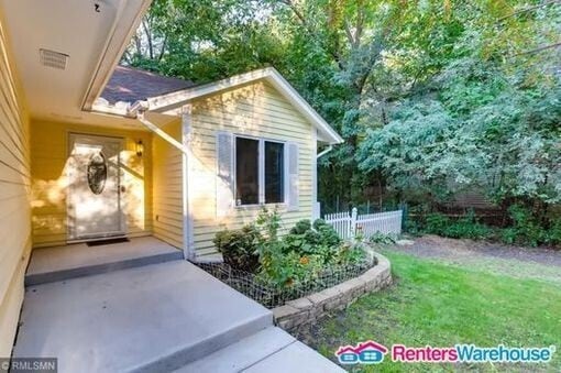 property at 700 Harbor Ln N