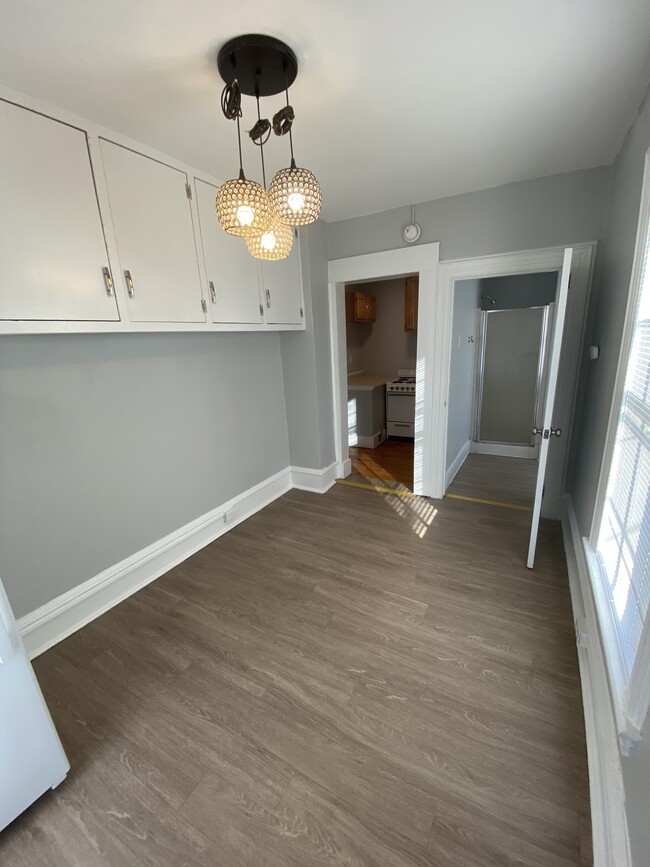 1238 Memorial Ave, Unit Apartment 3 in Williamsport, PA - Foto de edificio - Building Photo