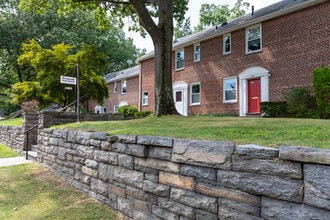 Dogwood Close Townhomes in Riverdale, NY - Building Photo - Building Photo