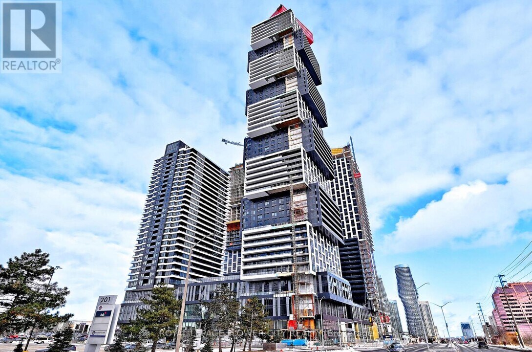 4015 The Exchange in Mississauga, ON - Building Photo