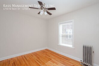 4750 N Troy St in Chicago, IL - Building Photo - Building Photo