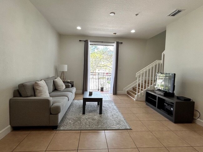 430 SW 147th Ave in Pembroke Pines, FL - Building Photo - Building Photo