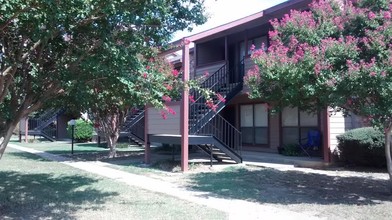 Stoneridge Apartments in Kilgore, TX - Building Photo - Building Photo