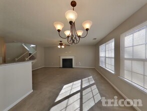 455 Thistle Cove, Unit 308 in Atlanta, GA - Building Photo - Building Photo