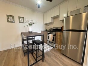 44 Victoria Ave S in Hamilton, ON - Building Photo - Building Photo