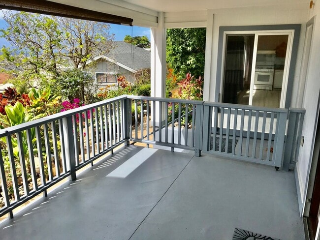 1744 Wilhelmina Rise in Honolulu, HI - Building Photo - Building Photo