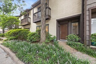 11711 Memorial Dr, Unit 639 in Houston, TX - Building Photo