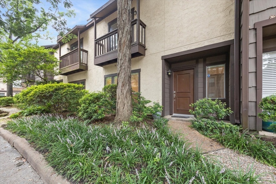 11711 Memorial Dr, Unit 639 in Houston, TX - Building Photo