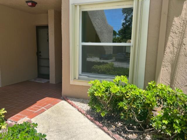 6928 Briarlake Cir-Unit -102 in West Palm Beach, FL - Foto de edificio - Building Photo