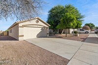 15002 W Maui Ln in Surprise, AZ - Foto de edificio - Building Photo