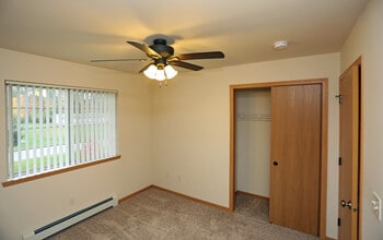 Countryside Estates in Wisconsin Rapids, WI - Building Photo - Building Photo