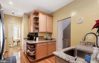 5908 Ians Way in Alexandria, VA - Building Photo - Building Photo
