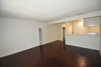 7350 Kester Ave in Los Angeles, CA - Building Photo - Building Photo