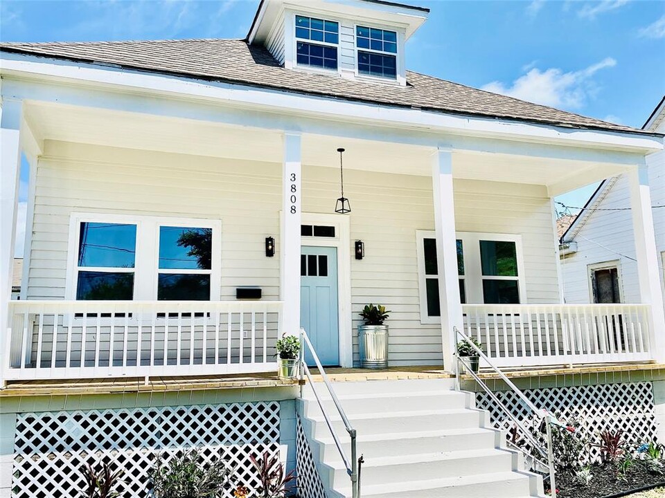 3808 Avenue L in Galveston, TX - Building Photo