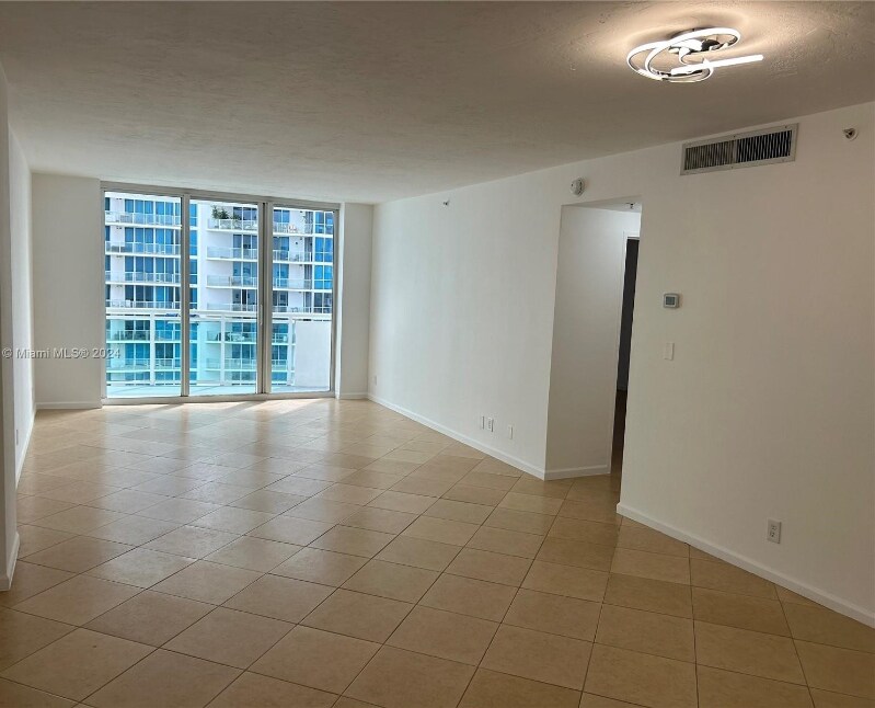 3001 S Ocean Dr in Hollywood, FL - Building Photo