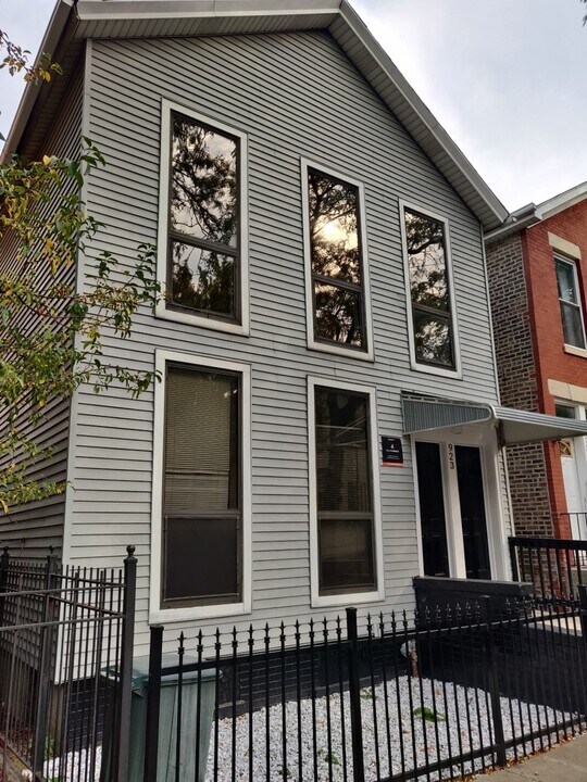 923 S Carpenter St in Chicago, IL - Building Photo