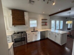 305 Enid St in Houston, TX - Building Photo - Building Photo