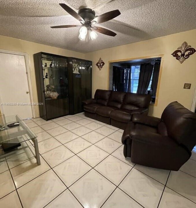 526 S 28th Ave in Hollywood, FL - Building Photo