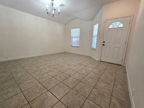 16515 Grenada Falls Dr in Houston, TX - Building Photo - Building Photo