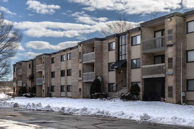 Burgundy Park in District Heights, MD - Building Photo - Building Photo