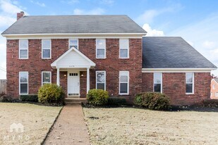 4429 Richmond Oaks Dr in Memphis, TN - Building Photo