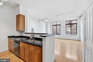 1205 N Garfield St in Arlington, VA - Building Photo