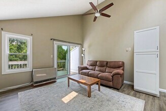 33 village plaza Rd in Plymouth, NH - Building Photo - Building Photo