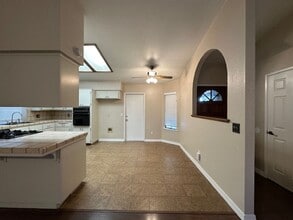 1340 W Jean Ave in Porterville, CA - Building Photo - Building Photo