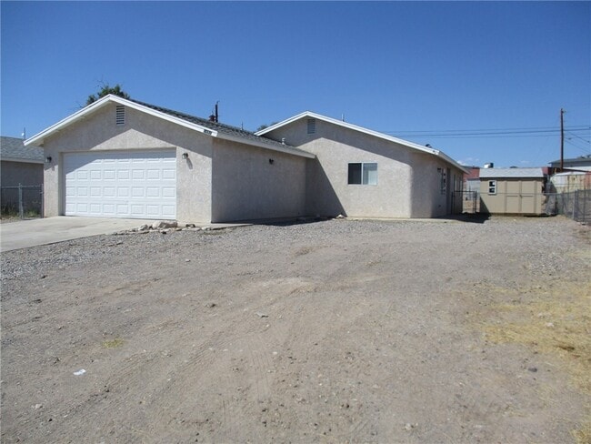 property at 1489 Bluffs Cir