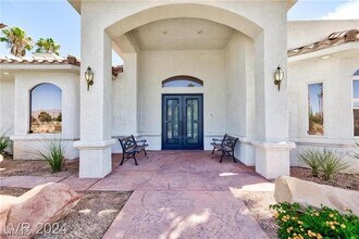 6525 Ponderosa Way in Las Vegas, NV - Building Photo - Building Photo