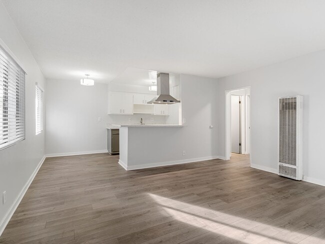 1121 Daisy Ave, Unit 06 in Long Beach, CA - Building Photo - Building Photo