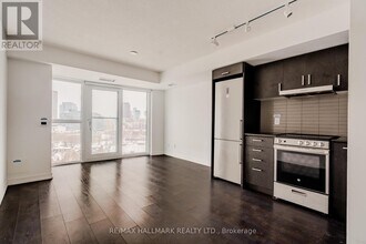 219 Dundas St E in Toronto, ON - Building Photo - Building Photo