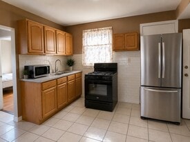 630 E 222nd St, Unit 1 in Bronx, NY - Building Photo