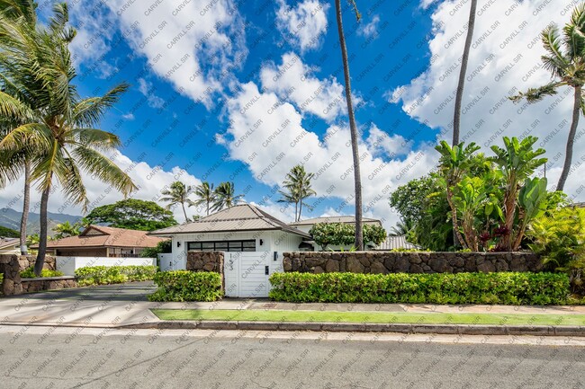 153 Wailupe Cir in Honolulu, HI - Building Photo - Building Photo