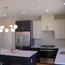 310 E Lincoln St in Mount Prospect, IL - Building Photo - Building Photo