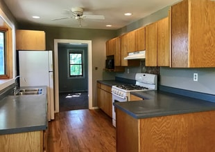 5413 Summerville Ave in Wonder Lake, IL - Building Photo - Building Photo