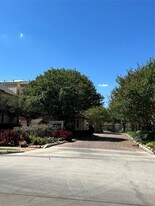 9114 Harbor Hills Dr in Houston, TX - Building Photo