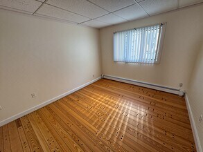 5 Howard St, Unit 1 in Melrose, MA - Building Photo - Building Photo