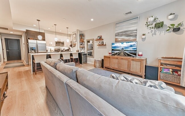 85 Everett St, Unit 2