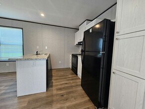 519 Suwanee Dr in North Fort Myers, FL - Building Photo - Building Photo