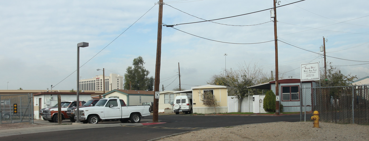 Wagon Wheel in Phoenix, AZ - Building Photo